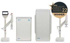 System oczyszczania wody Milli-Q® IQ 7003/05/10/15 na białym tle i z logo &bdquo;Scientist&apos;s choice awards 22 winner&rdquo; w prawym g&oacute;rnym rogu.