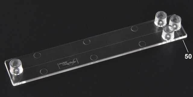 Cross-shaped channel chip - 50 &#956;m channel Fluidic 82, Cyclic Olefin Polymer (COP) with Luer Interface