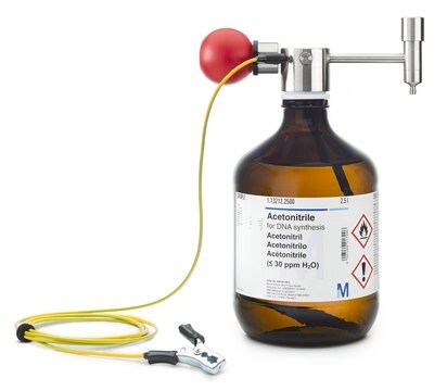 Withdrawal system for solvents with manual pressure build-up