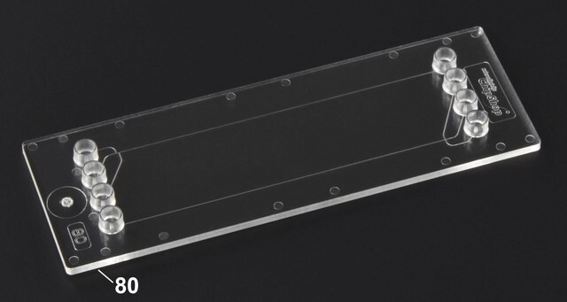 Cross-shaped channel chip (slide format) Fluidic 161, Cyclic Olefin Copolymer (COC) with Mini-Luer Interface